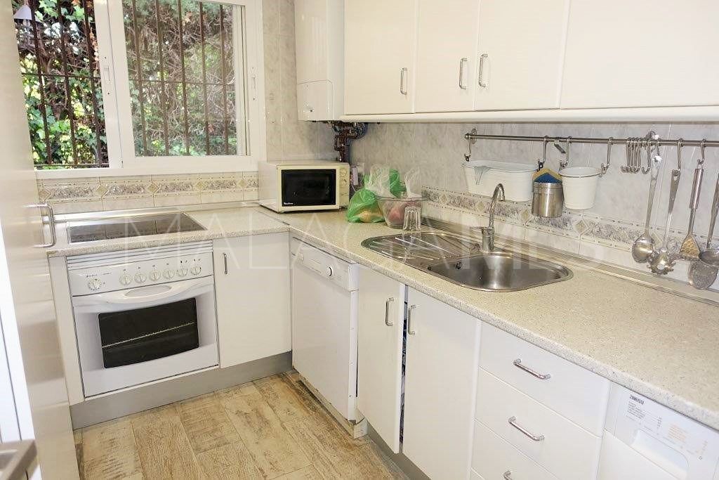 Villa for sale in Nueva Andalucia