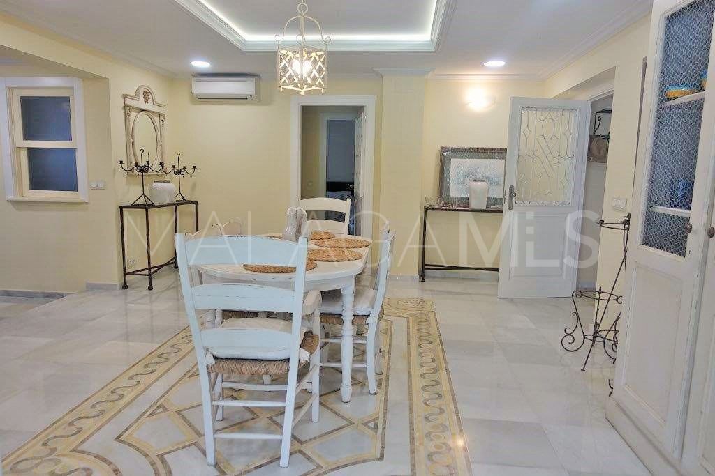 Villa for sale in Nueva Andalucia