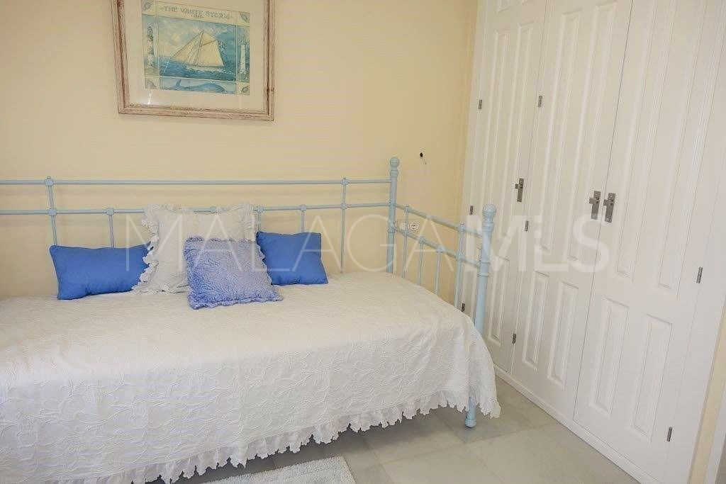 Villa for sale in Nueva Andalucia