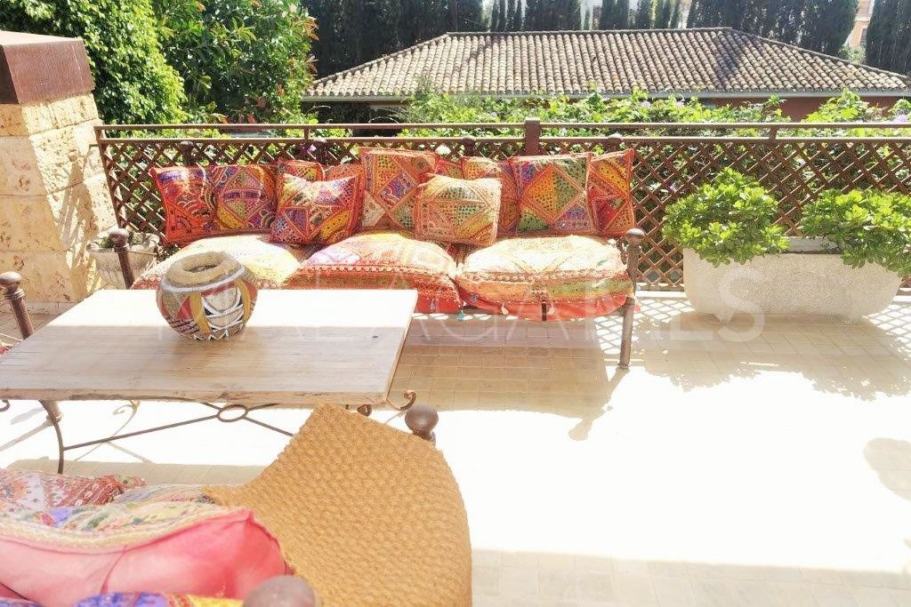 Villa for sale in Nueva Andalucia