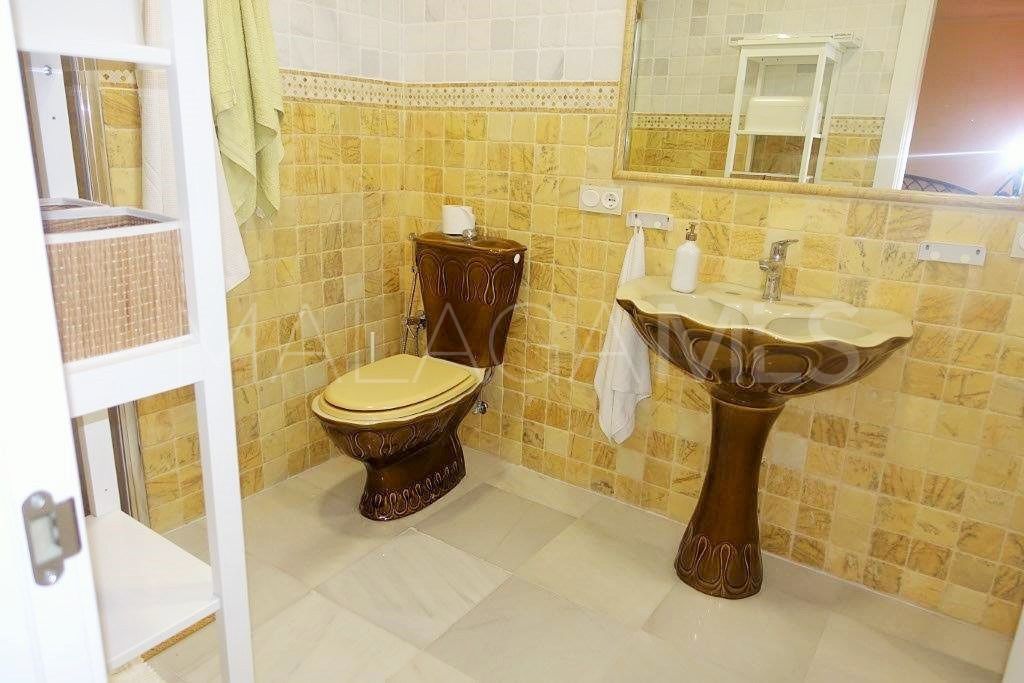 Villa for sale in Nueva Andalucia