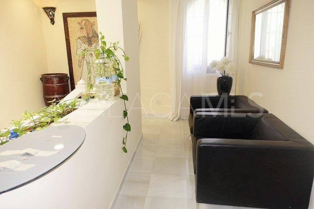 Villa for sale in Nueva Andalucia