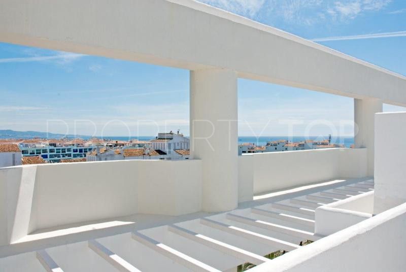 Se vende atico con 3 dormitorios en Marbella - Puerto Banus