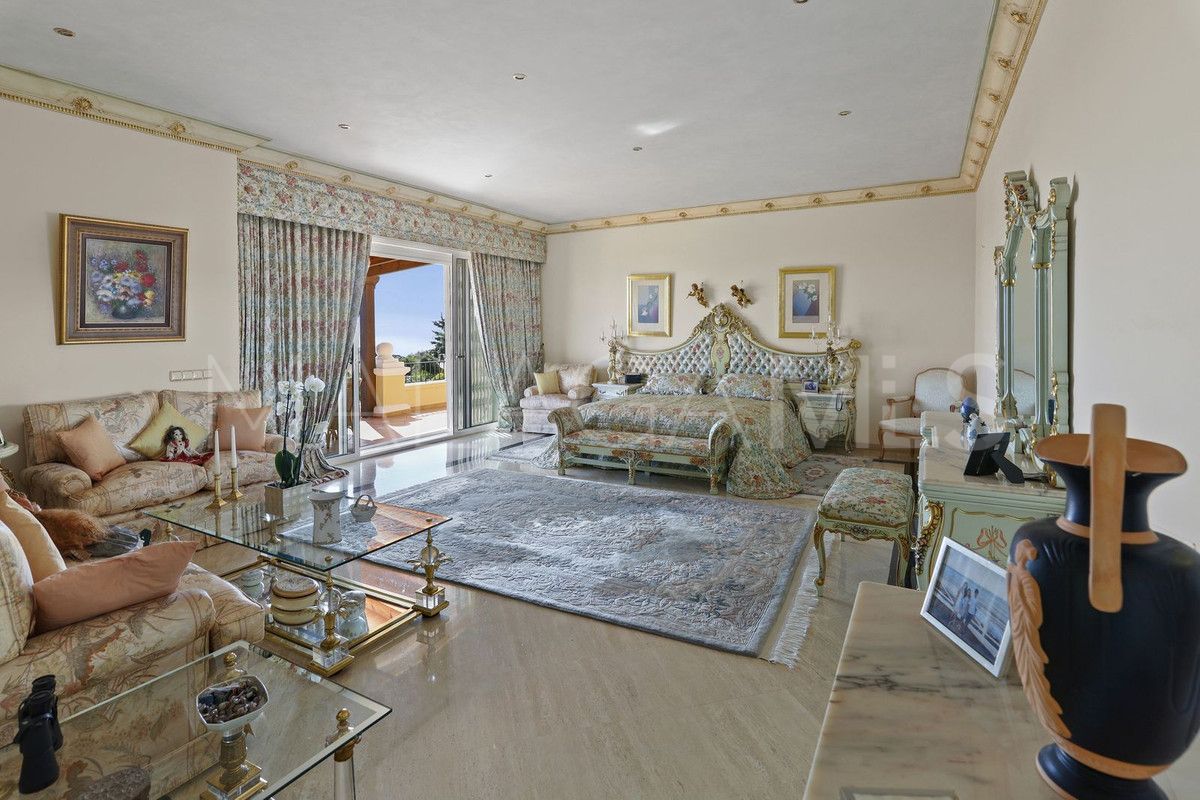 Villa for sale in El Paraiso