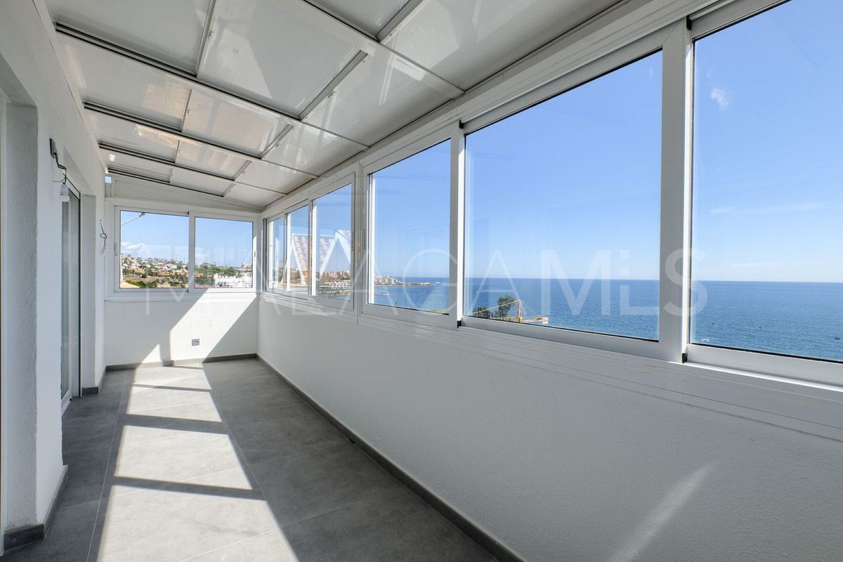 Penthouse for sale in Bahía de Estepona with 3 bedrooms