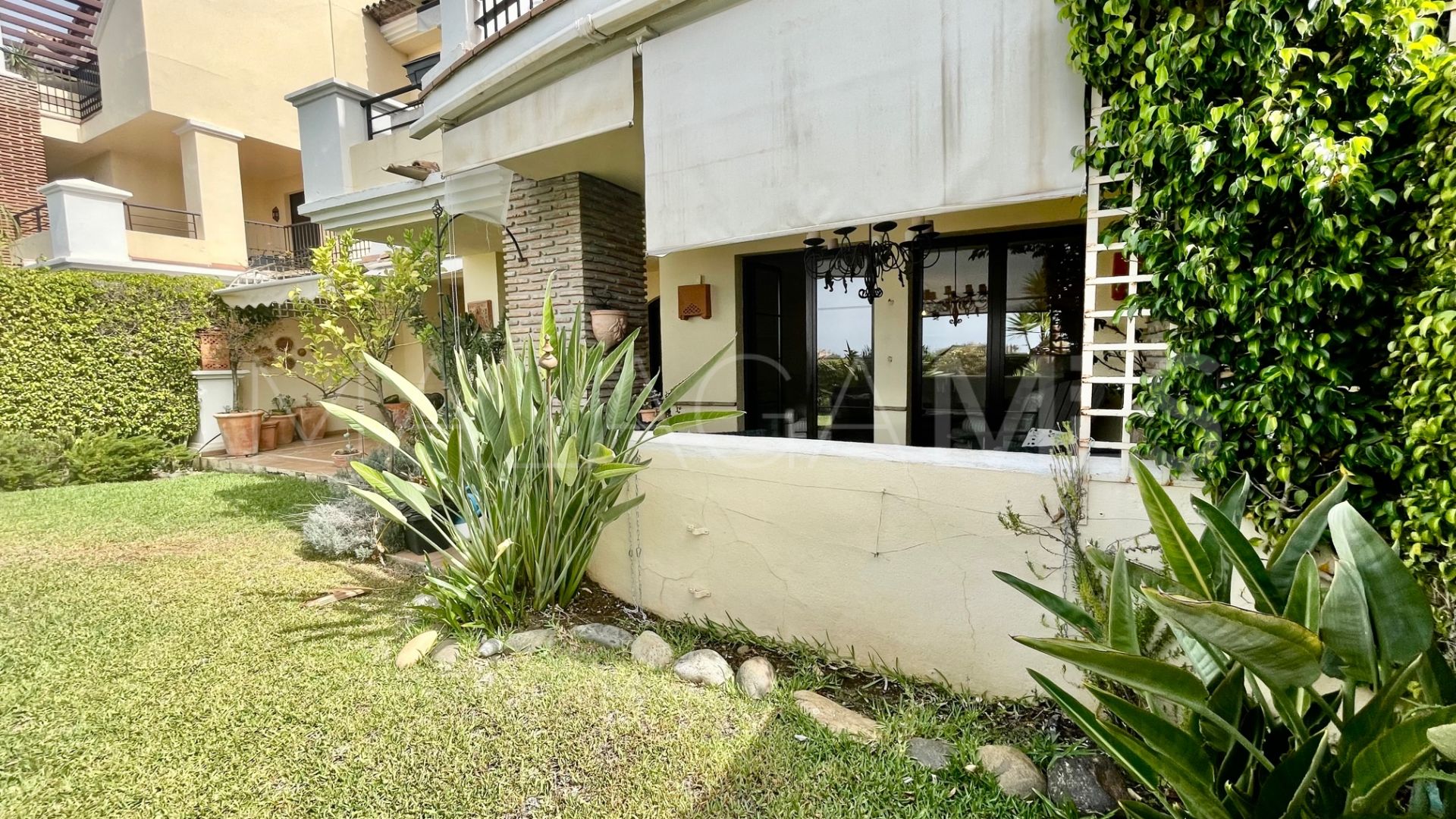 Buy apartamento planta baja in Los Arqueros