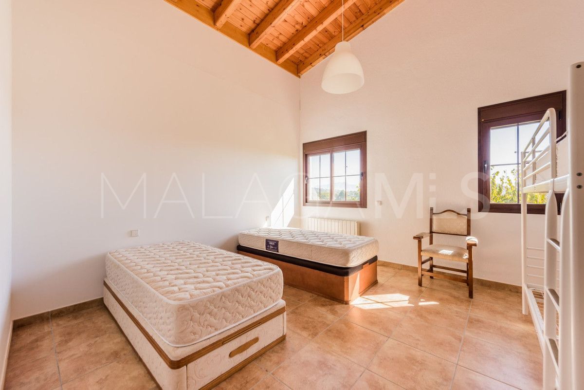 3 bedrooms Estepona villa for sale