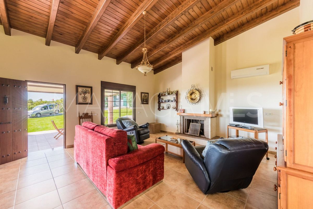 3 bedrooms Estepona villa for sale