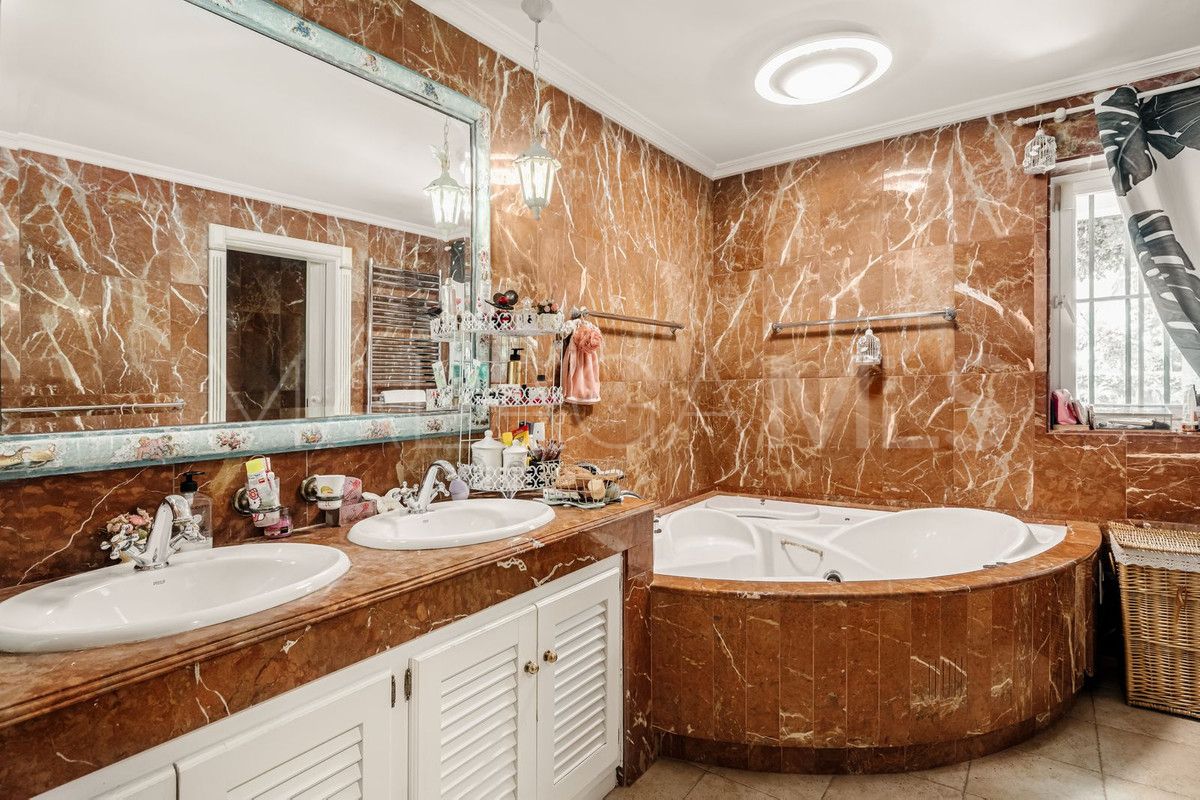 Villa for sale in Nagüeles
