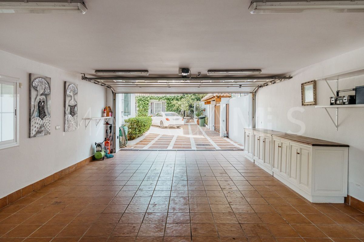 Villa for sale in Nagüeles