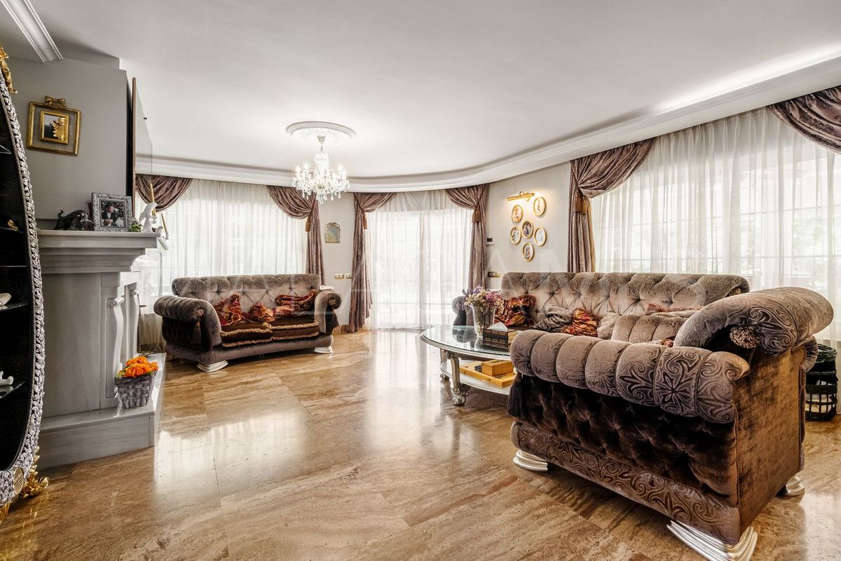 Villa for sale in Nagüeles