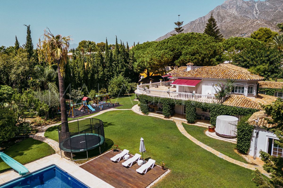 Villa for sale in Nagüeles