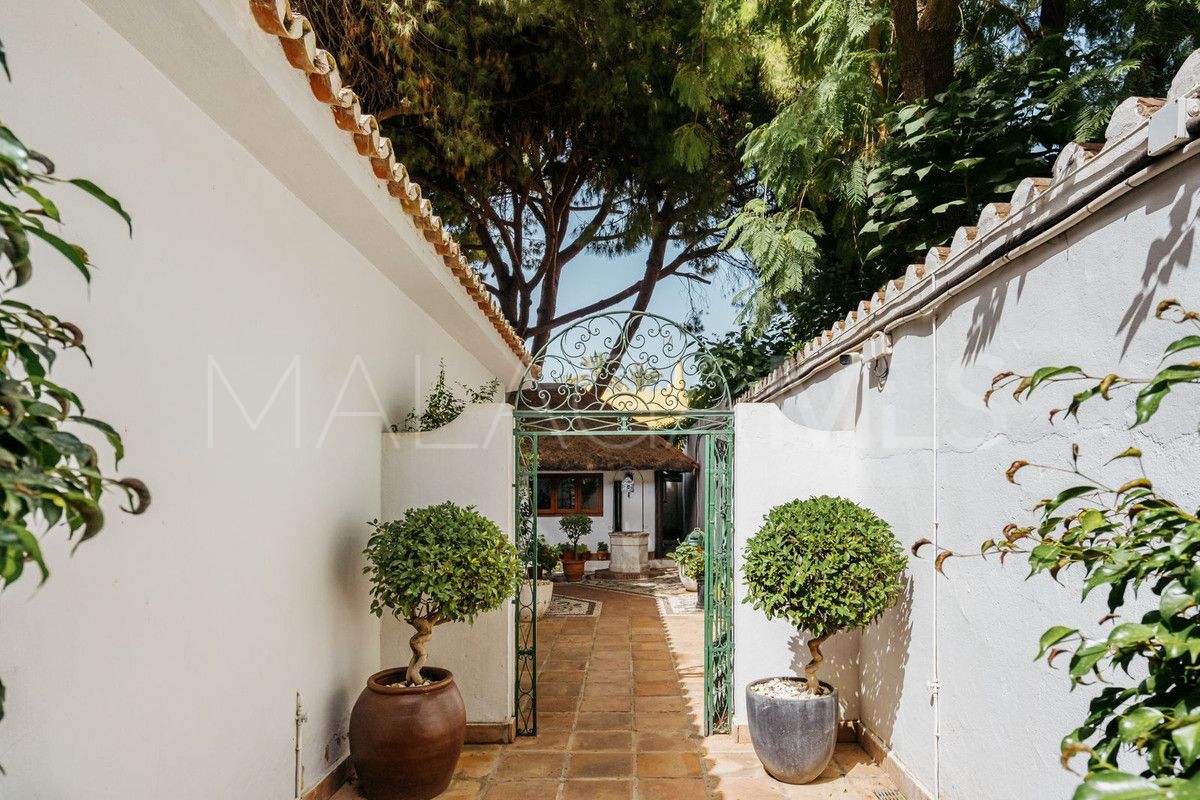 Villa for sale in Nagüeles