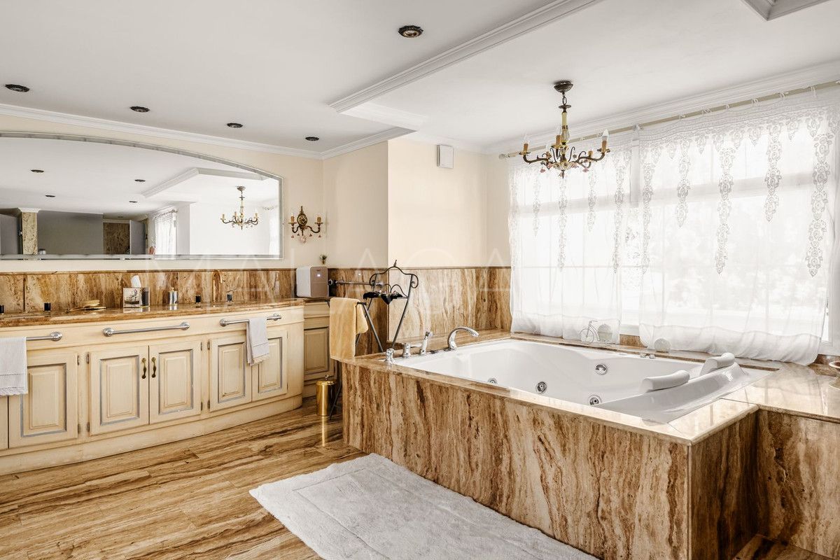Villa for sale in Nagüeles