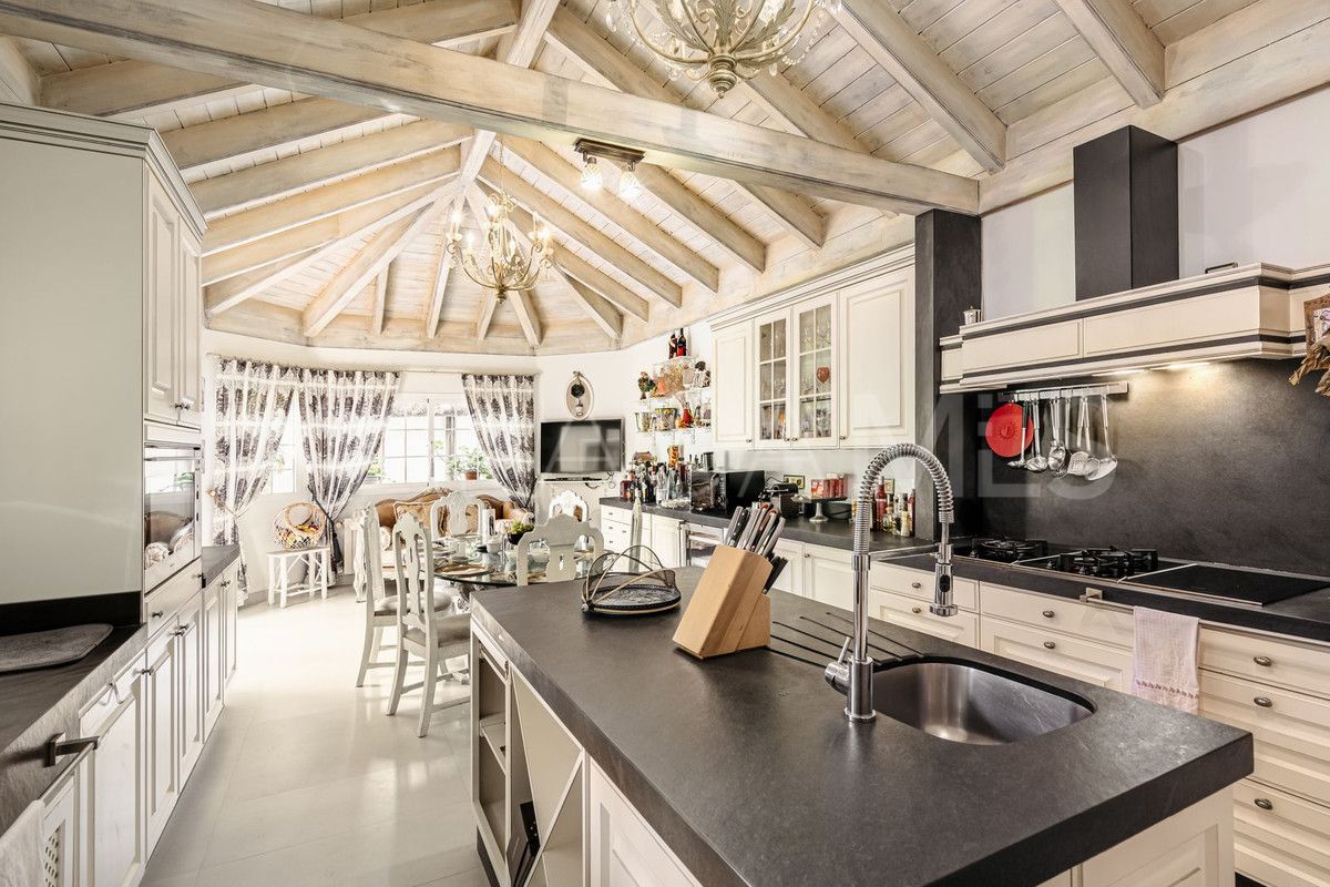 Villa for sale in Nagüeles