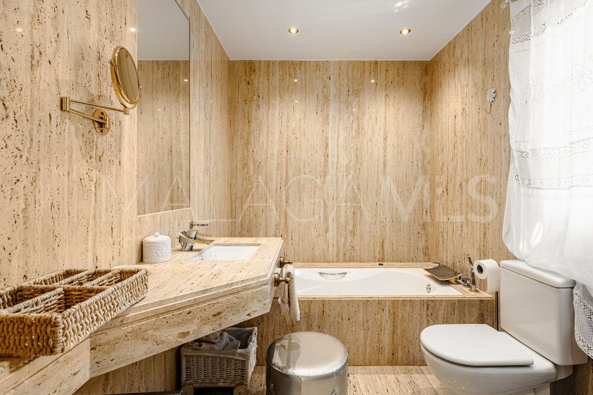 Villa for sale in Nagüeles