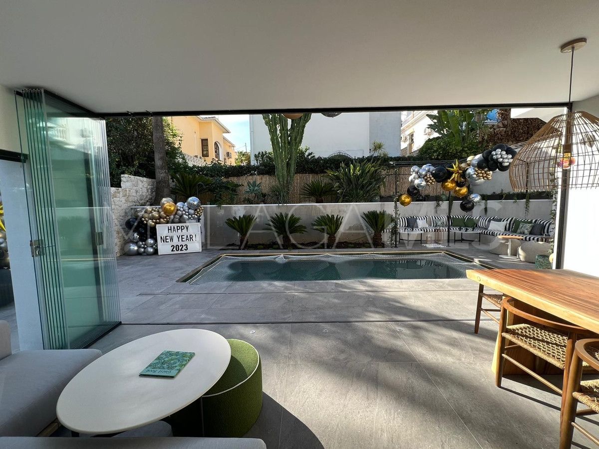 Villa for sale in Nueva Andalucia