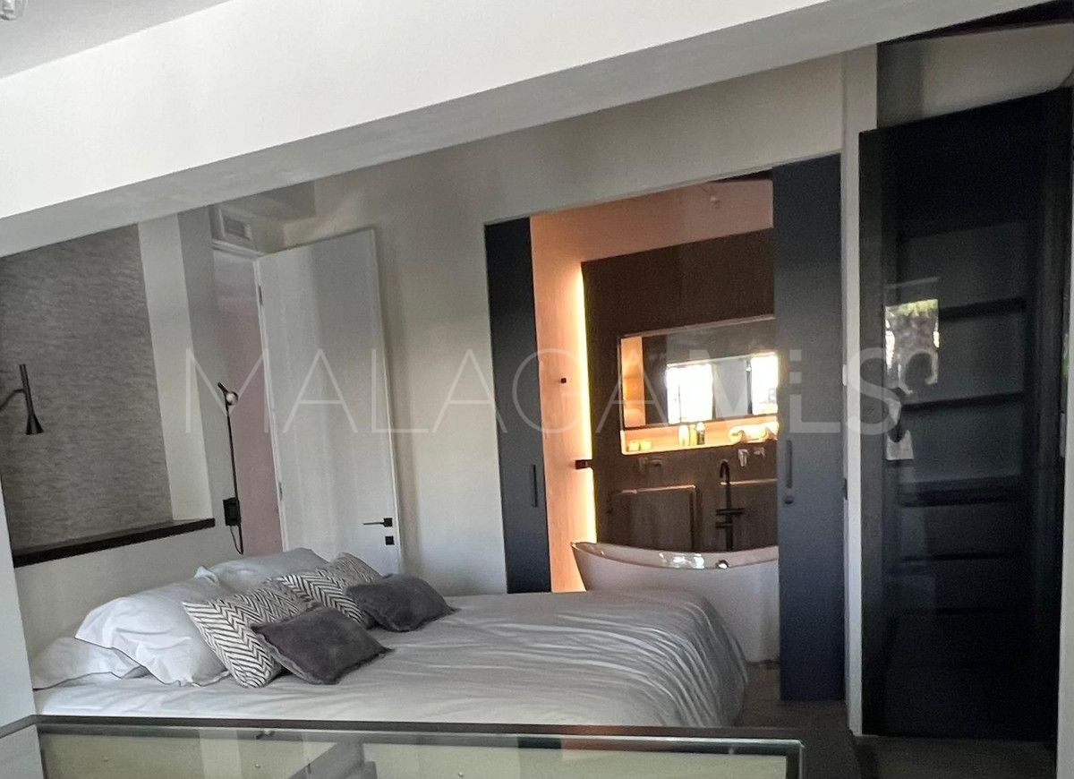 Villa for sale in Nueva Andalucia