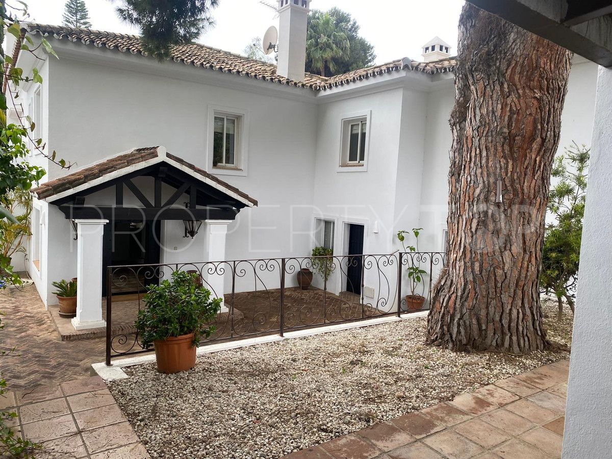 Villa for sale in Nagüeles with 5 bedrooms