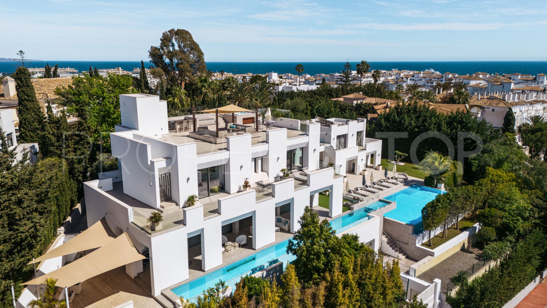 Nueva Andalucia, villa con 10 dormitorios en venta