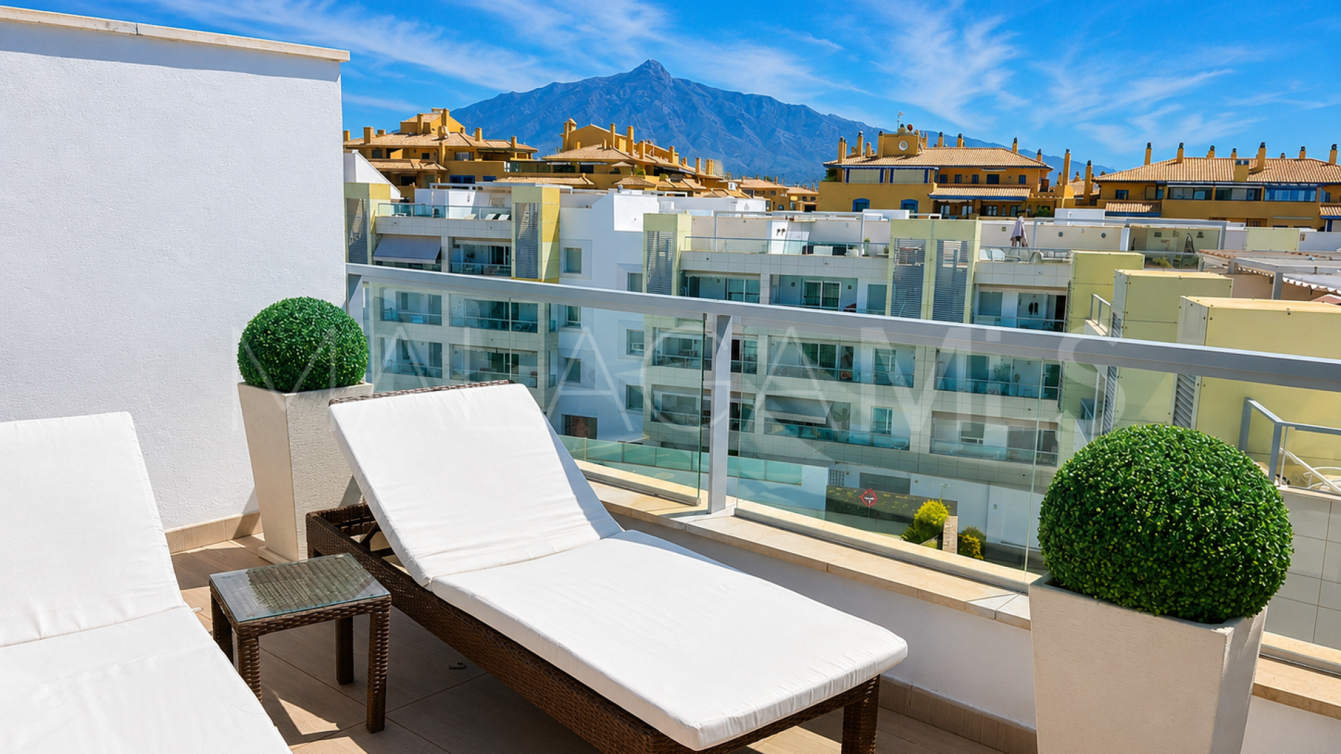 For sale San Pedro de Alcantara penthouse with 3 bedrooms
