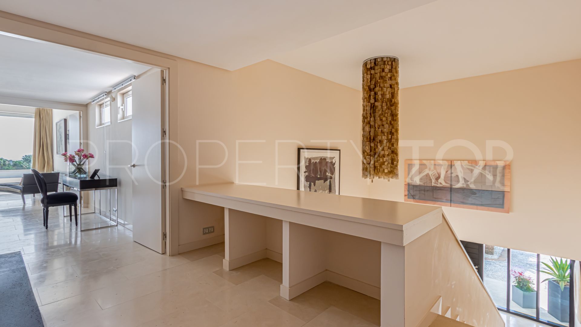 5 bedrooms villa for sale in Zona G