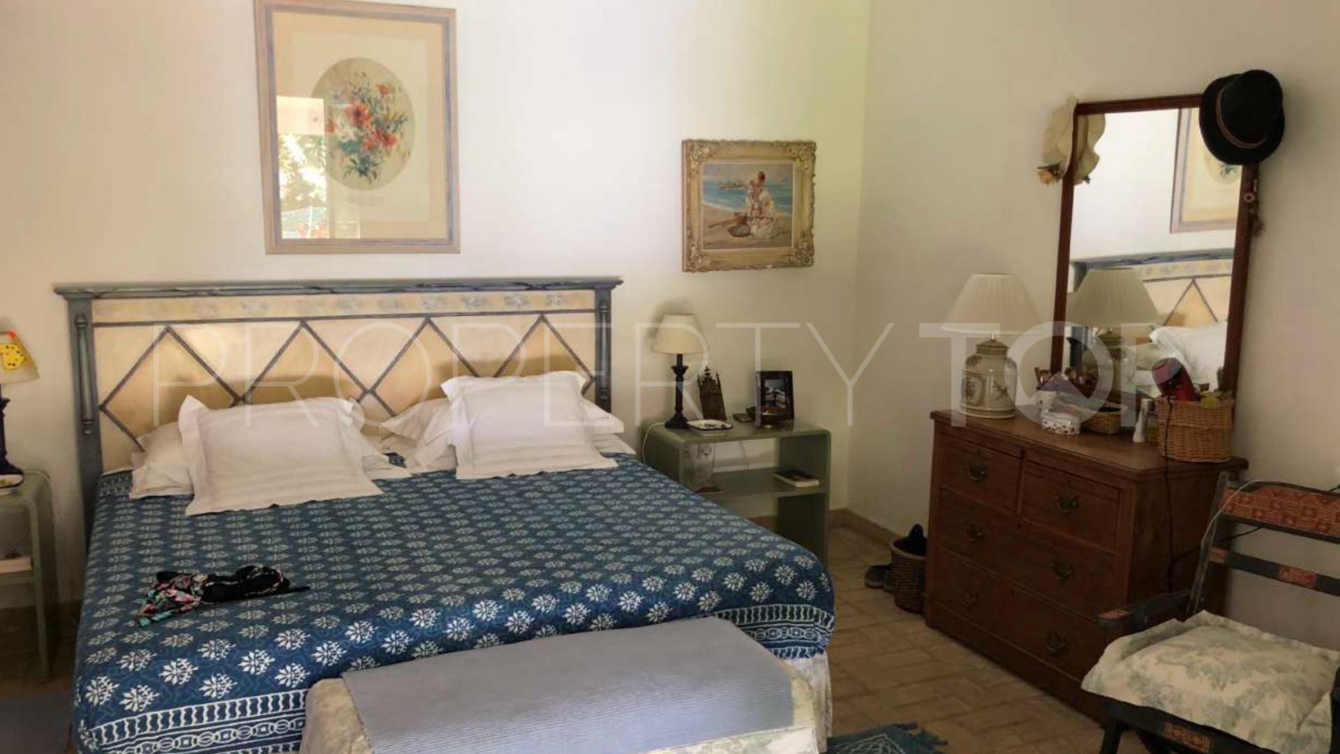Buy 5 bedrooms villa in Zona B