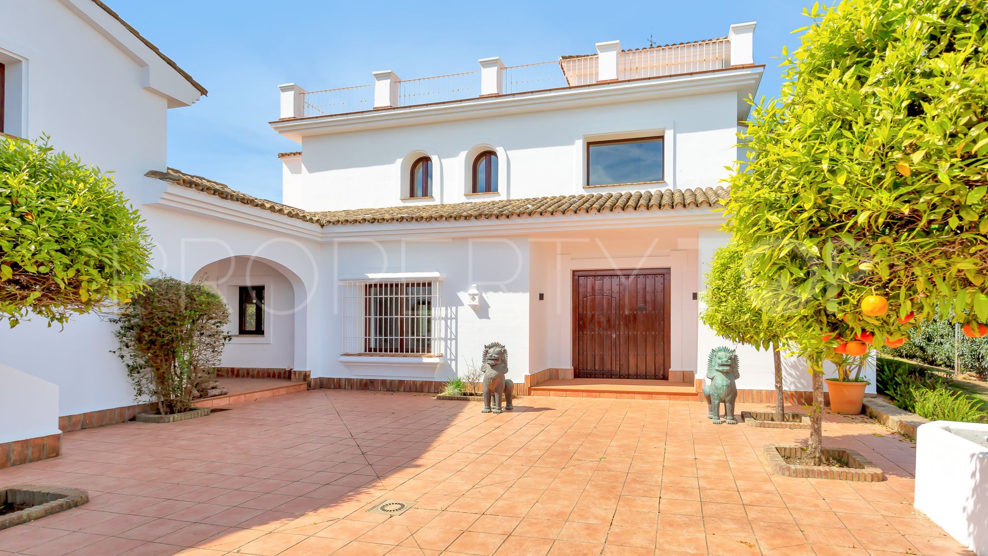 Villa with 5 bedrooms for sale in Zona G
