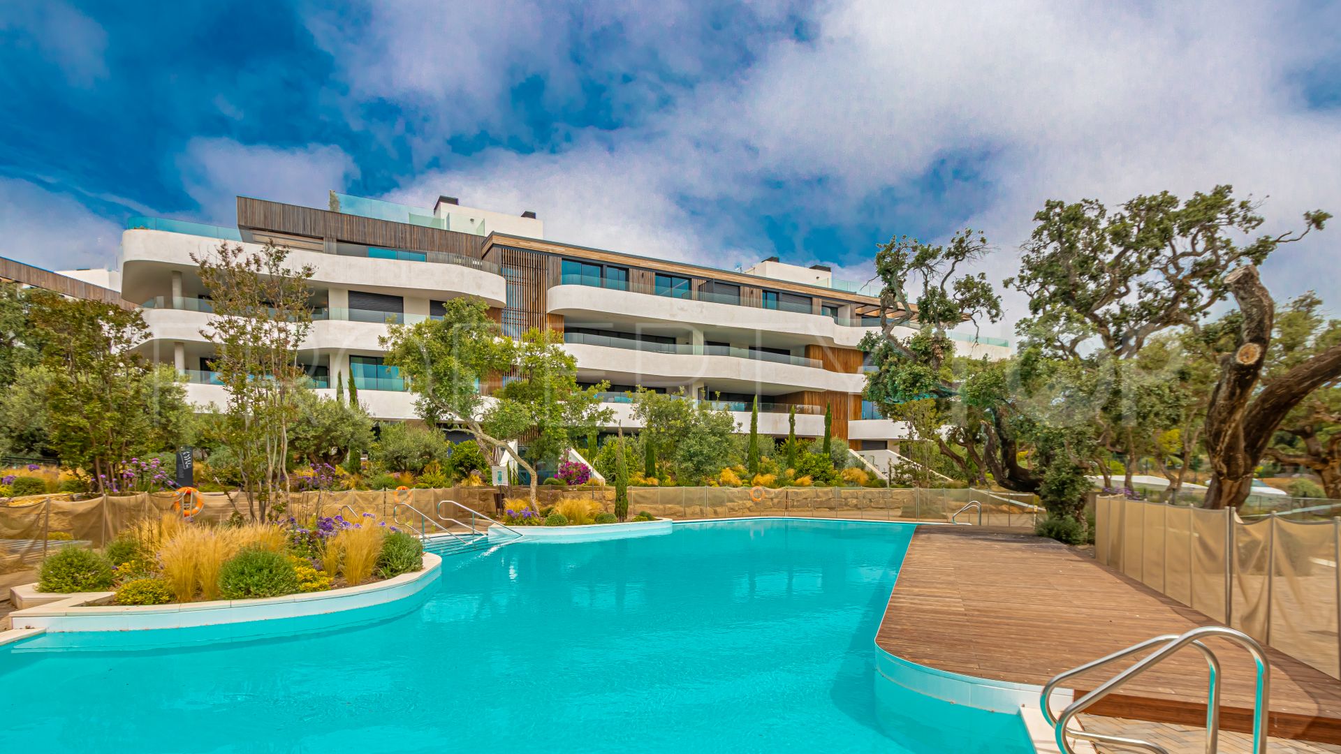 For sale Village Verde apartment with 3 bedrooms