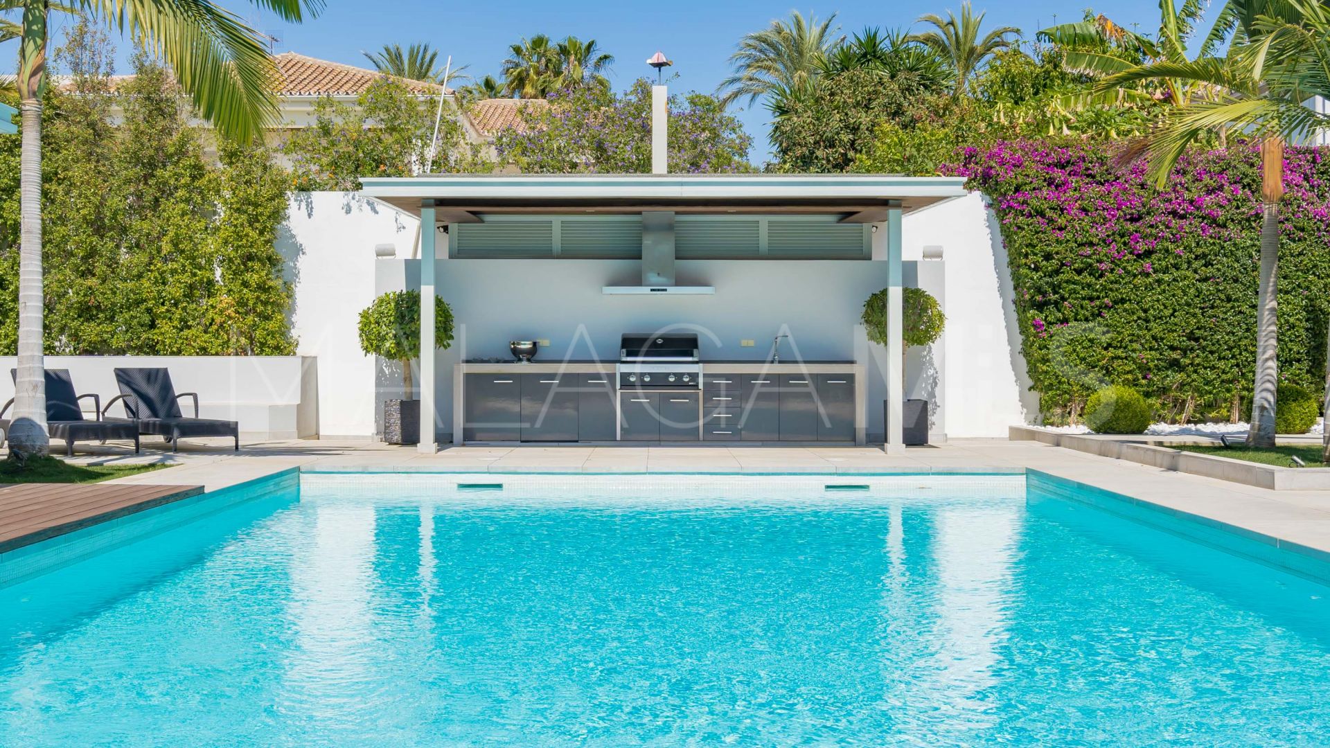 Villa for sale in El Paraiso Playa