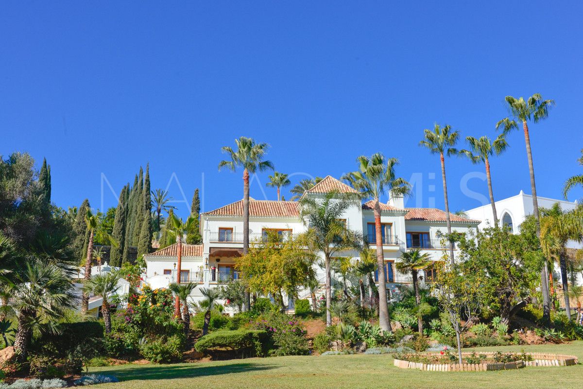 El Paraiso, villa for sale with 16 bedrooms
