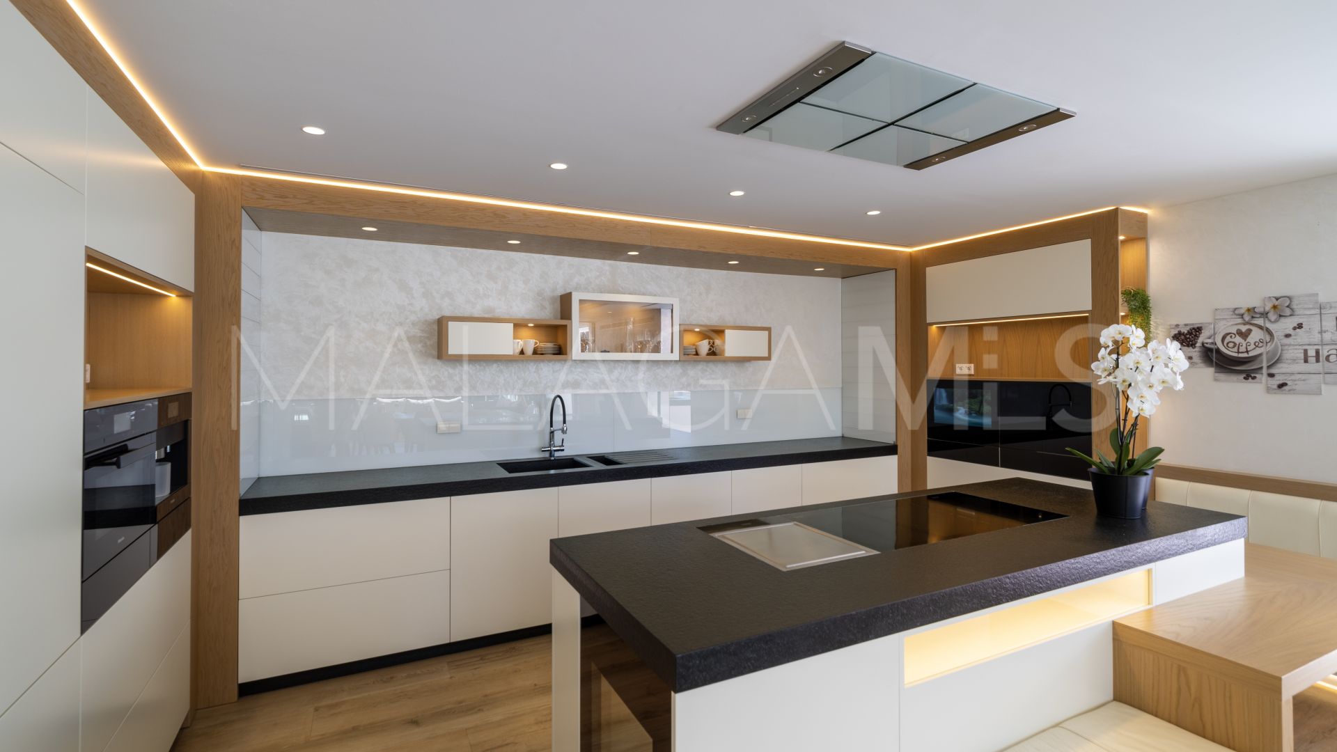 Villa for sale in El Paraiso