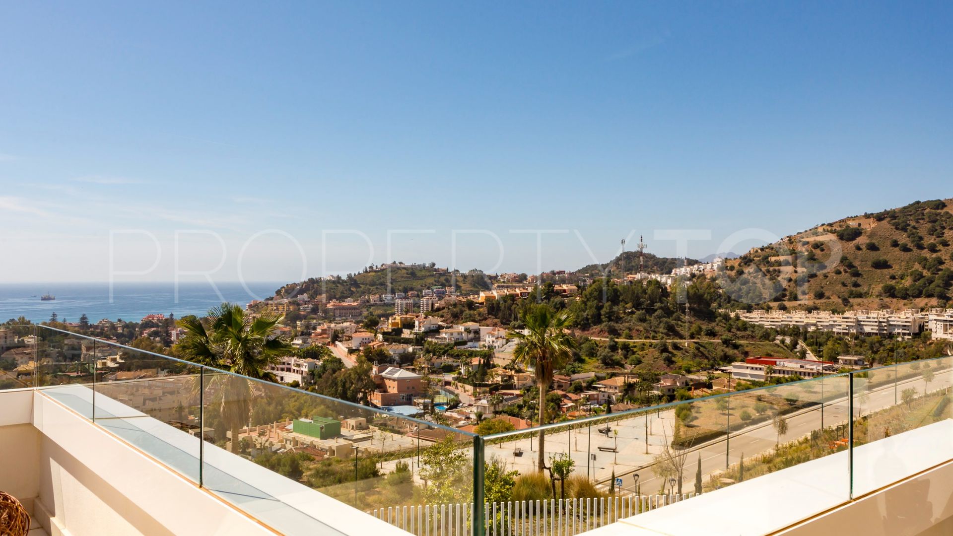 For sale 4 bedrooms penthouse in El Limonar