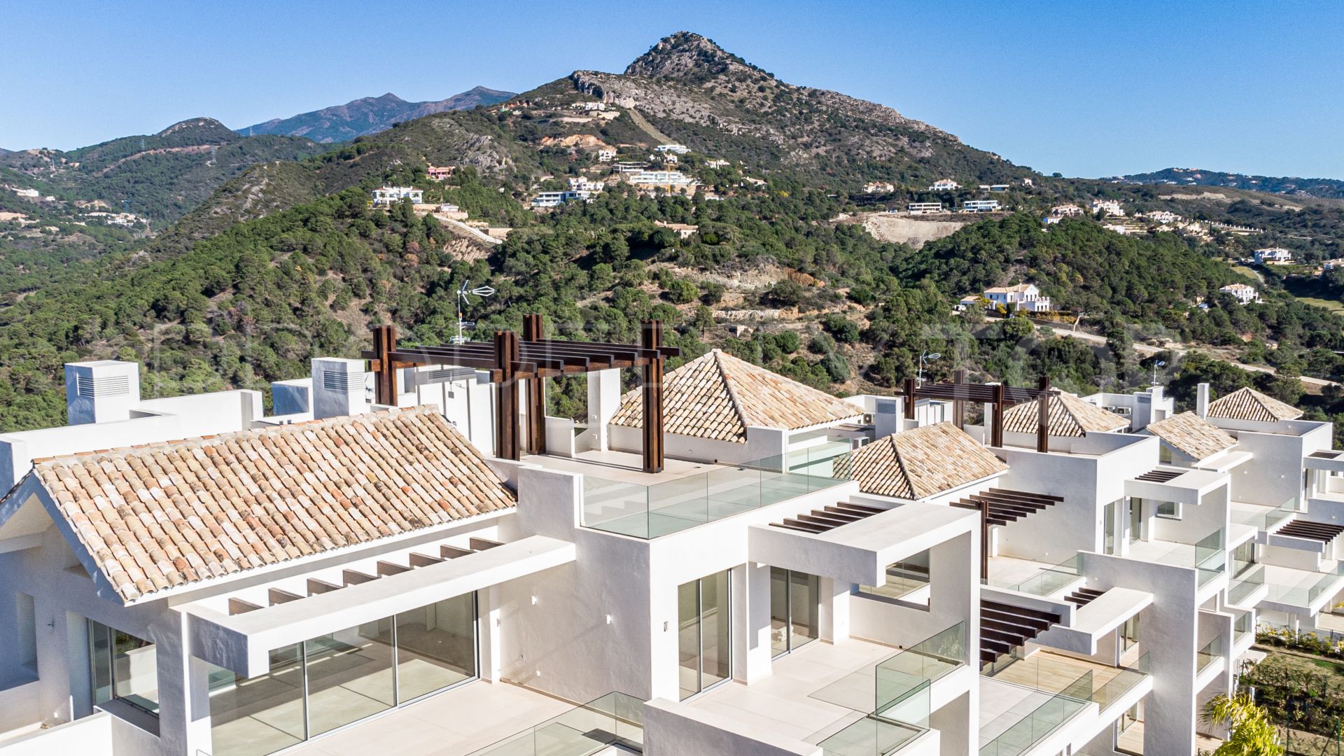 For sale 3 bedrooms duplex penthouse in Marbella Club Hills