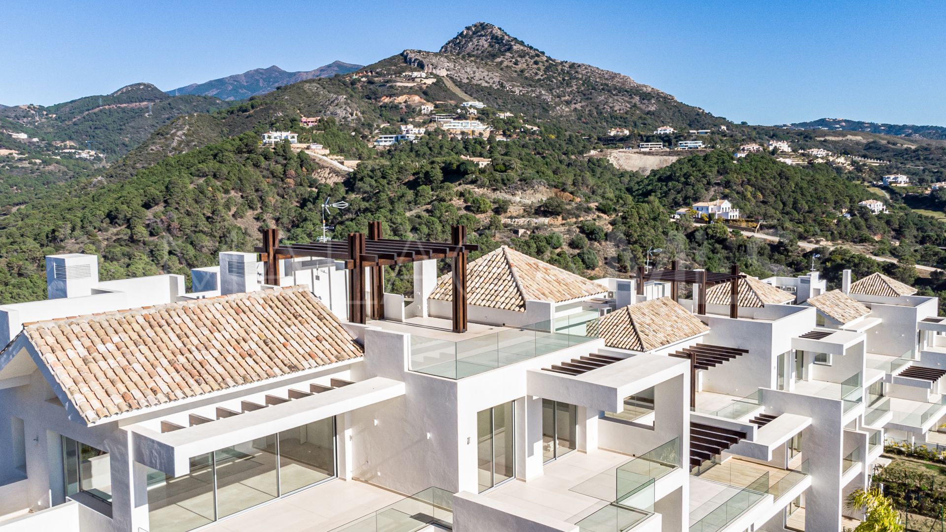 Apartment for sale in Marbella Club Hills with 3 bedrooms