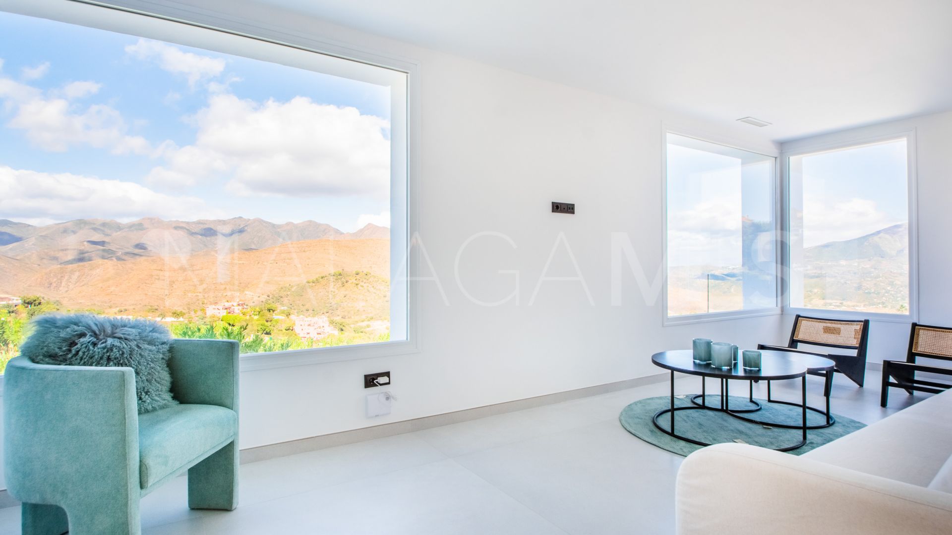 Buy villa in La Mairena de 4 bedrooms