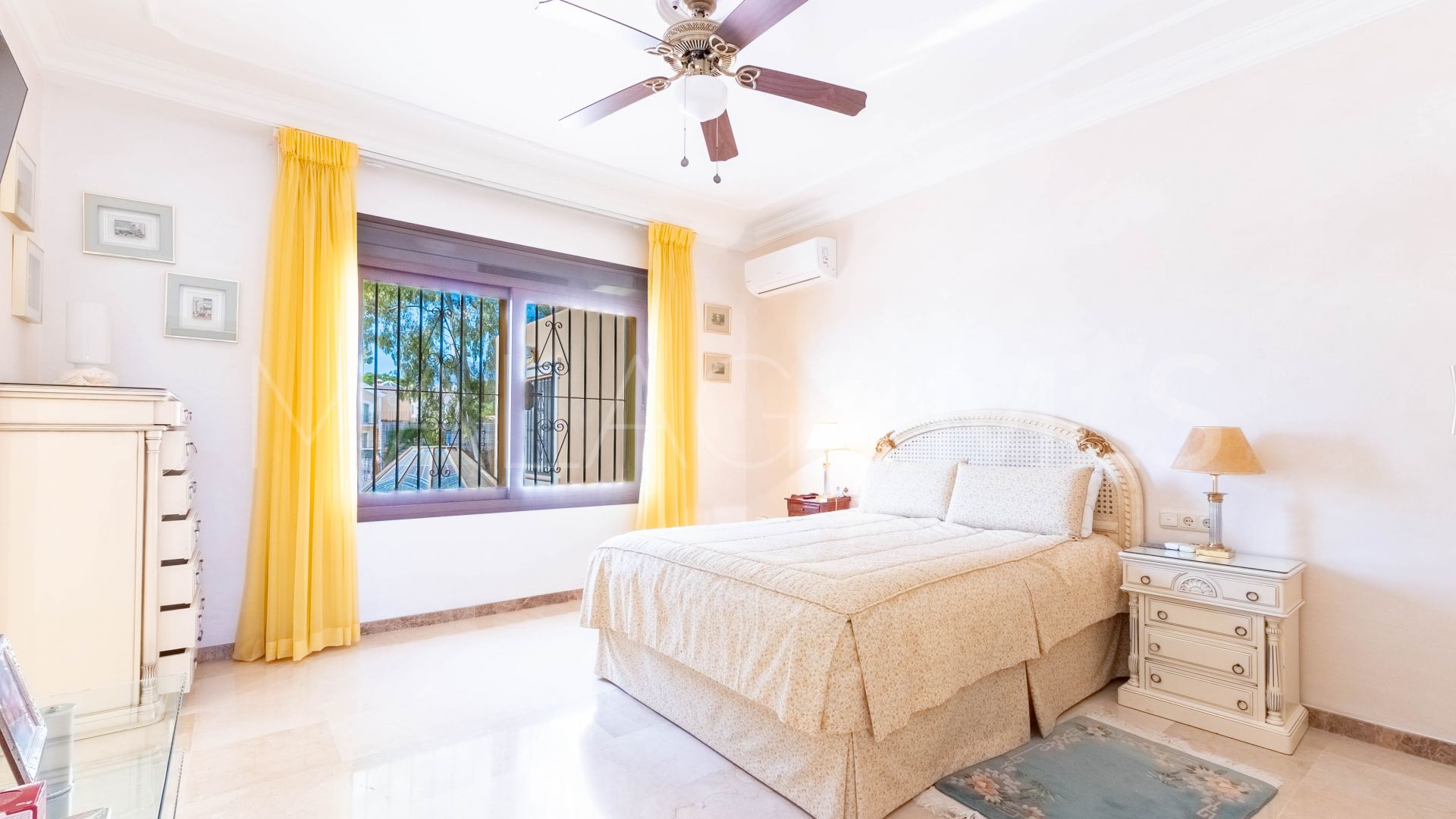 Villa for sale in Los Monteros Playa