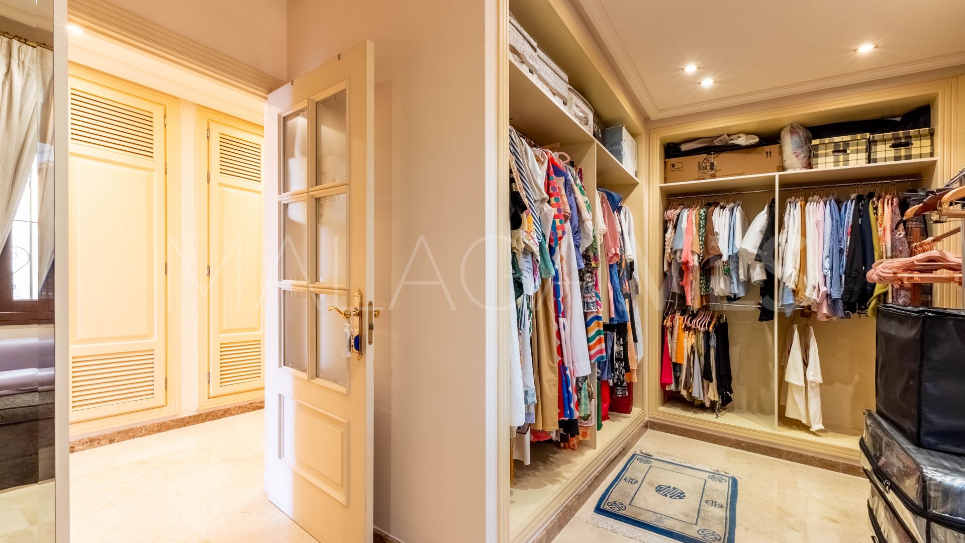 Villa for sale in Los Monteros Playa