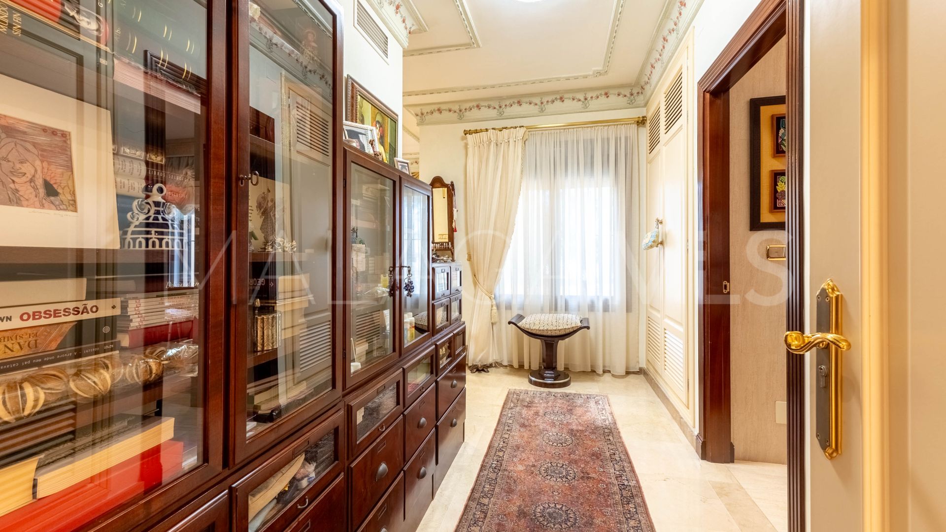 Villa for sale in Los Monteros Playa