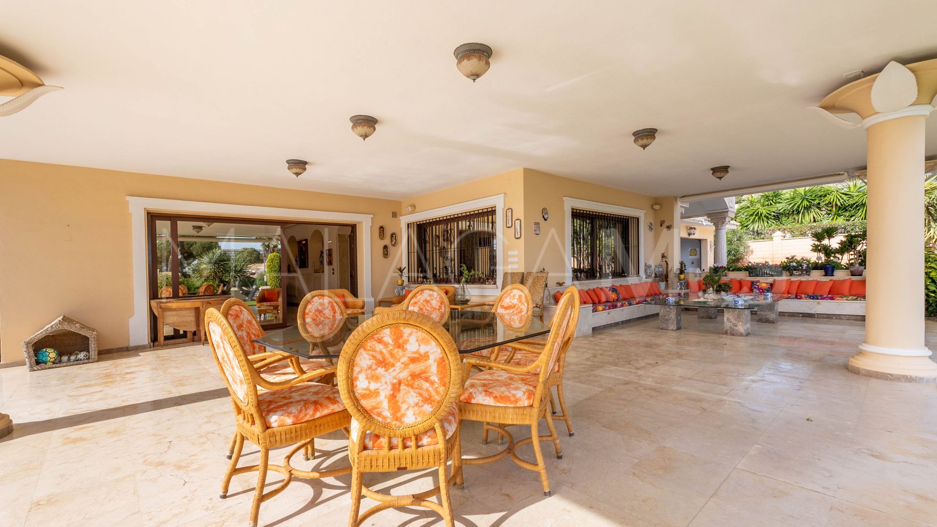 Villa for sale in Los Monteros Playa