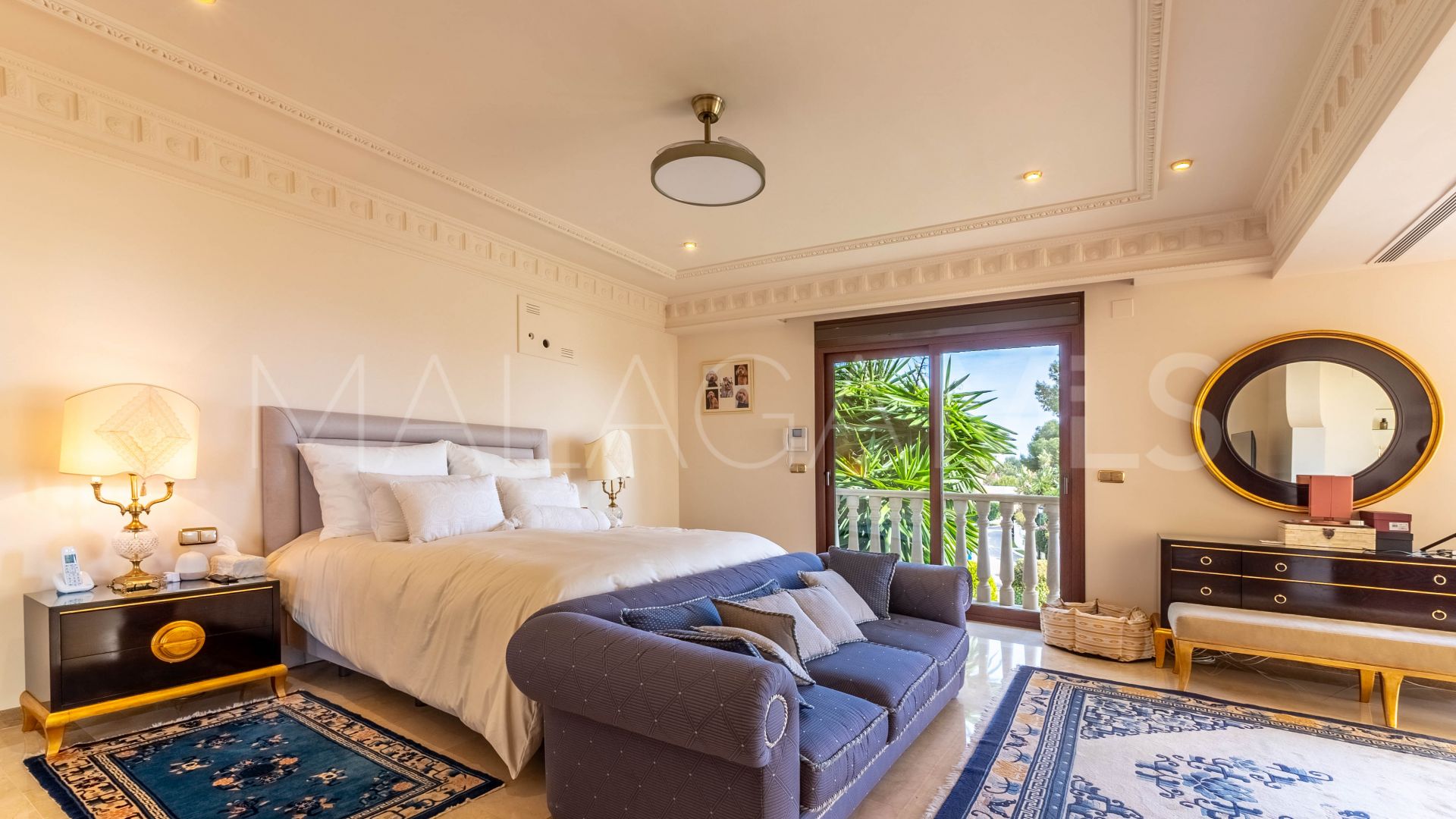 Villa for sale in Los Monteros Playa