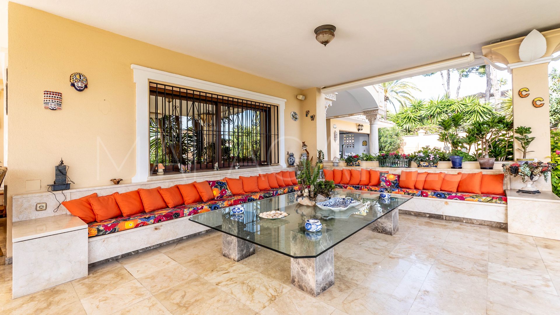 Villa for sale in Los Monteros Playa