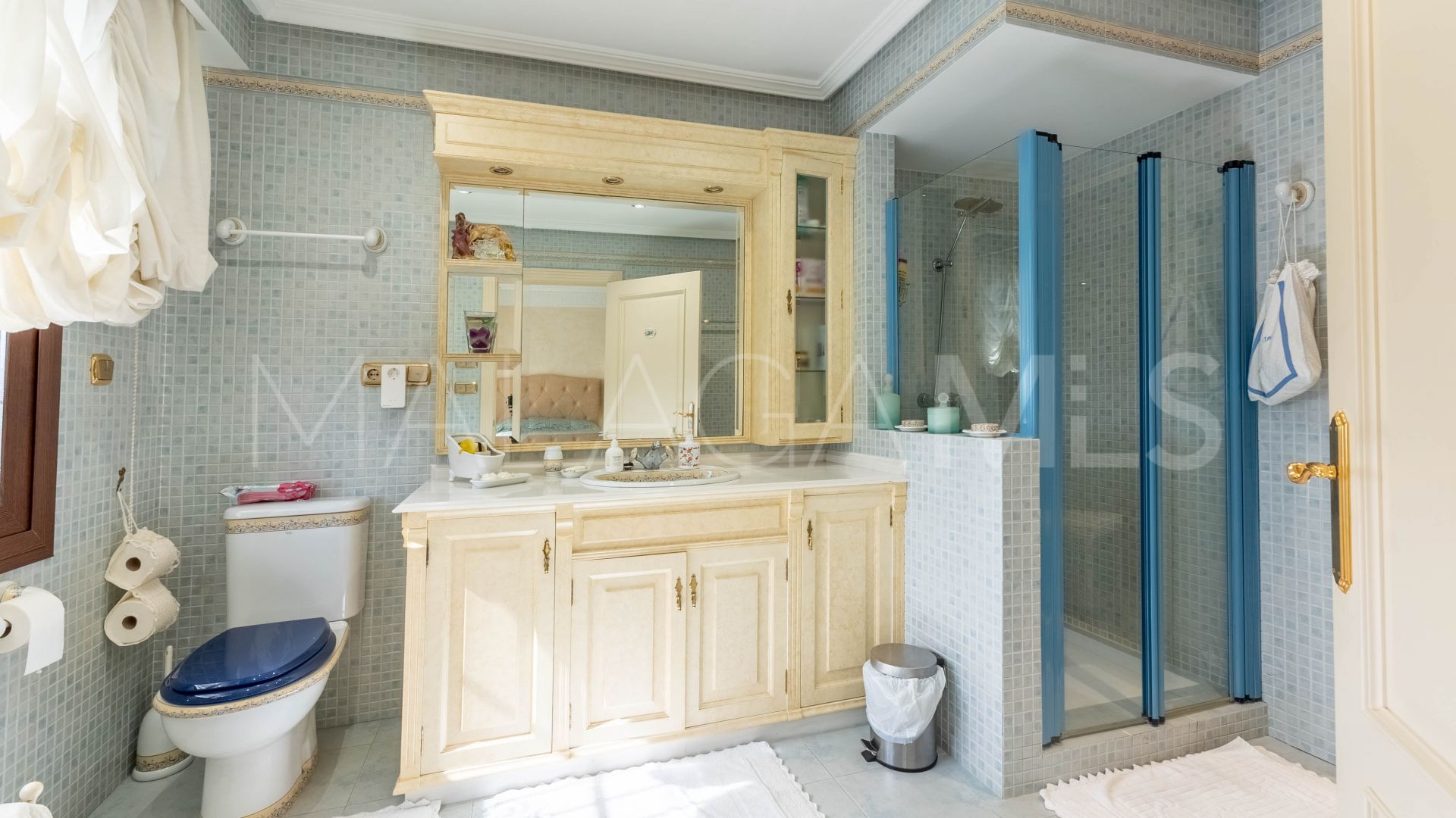 Villa for sale in Los Monteros Playa