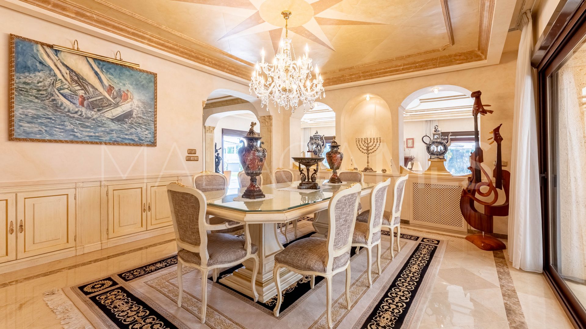 Villa for sale in Los Monteros Playa