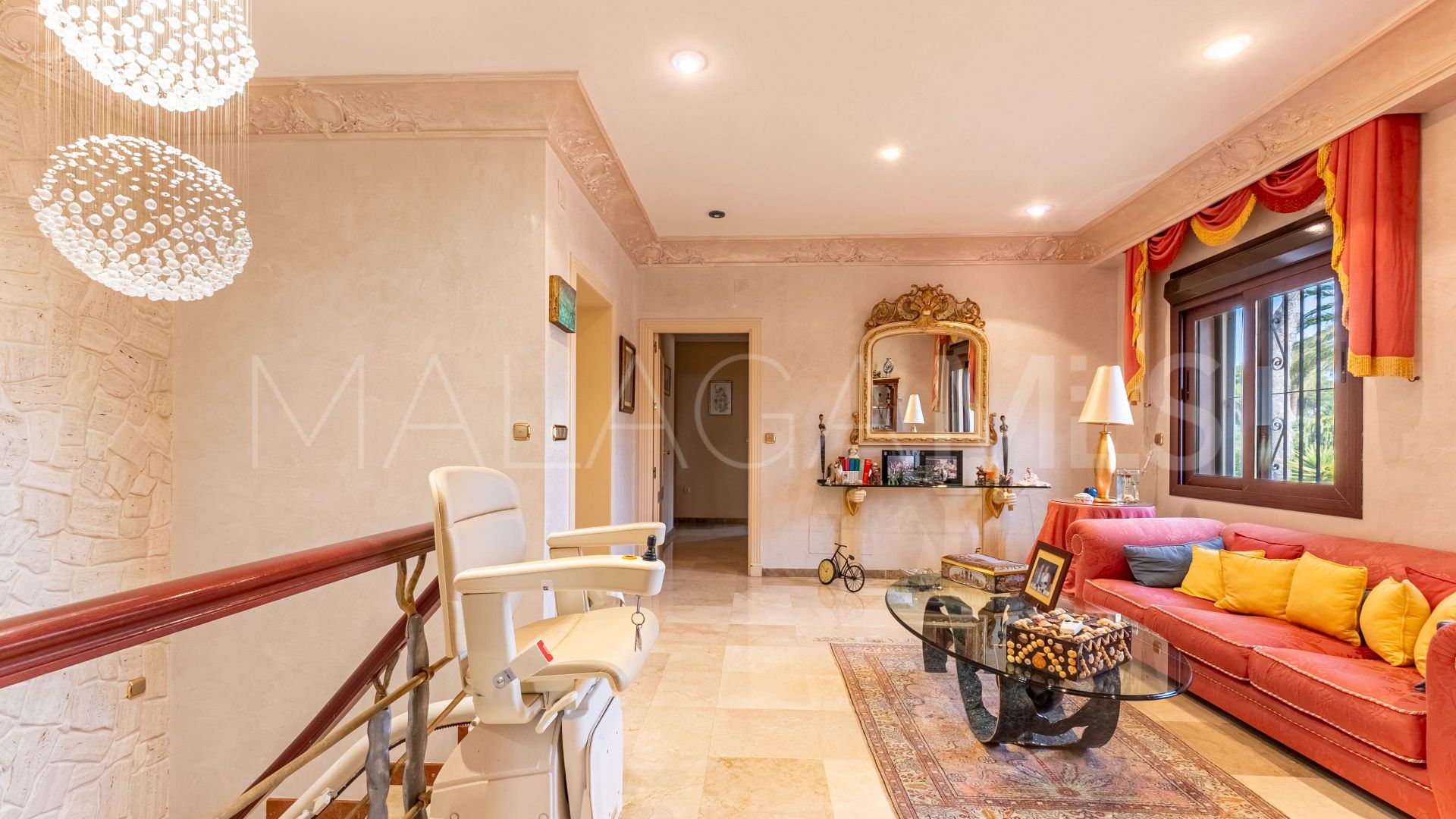 Villa for sale in Los Monteros Playa