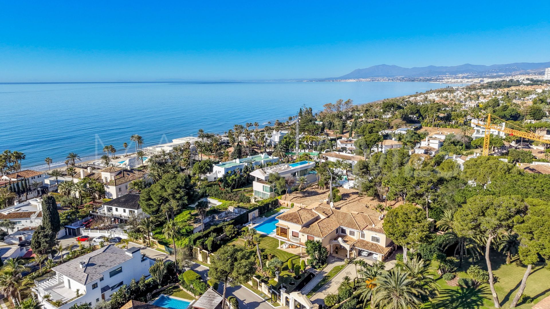 Villa for sale in Los Monteros Playa