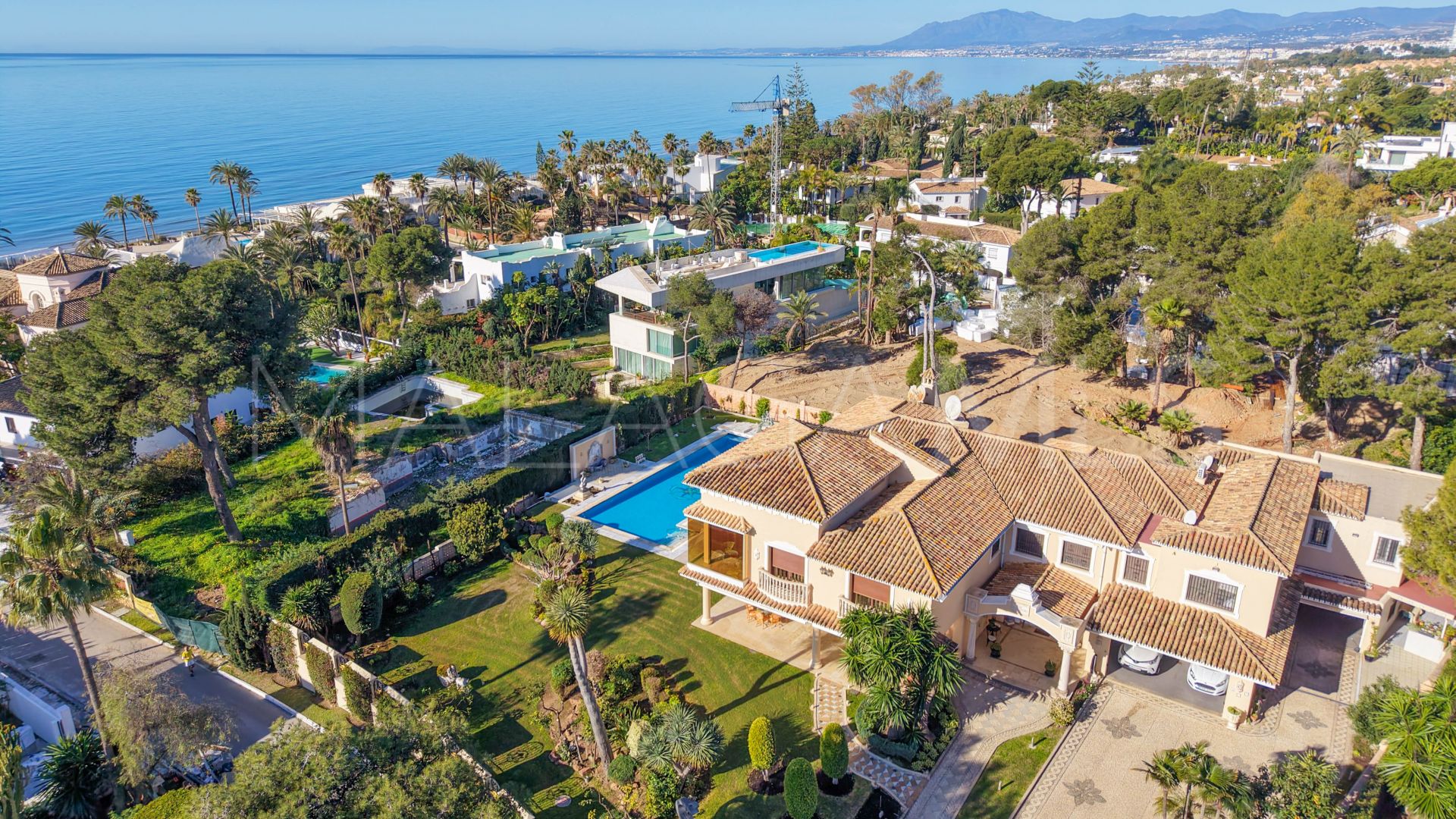 Villa for sale in Los Monteros Playa