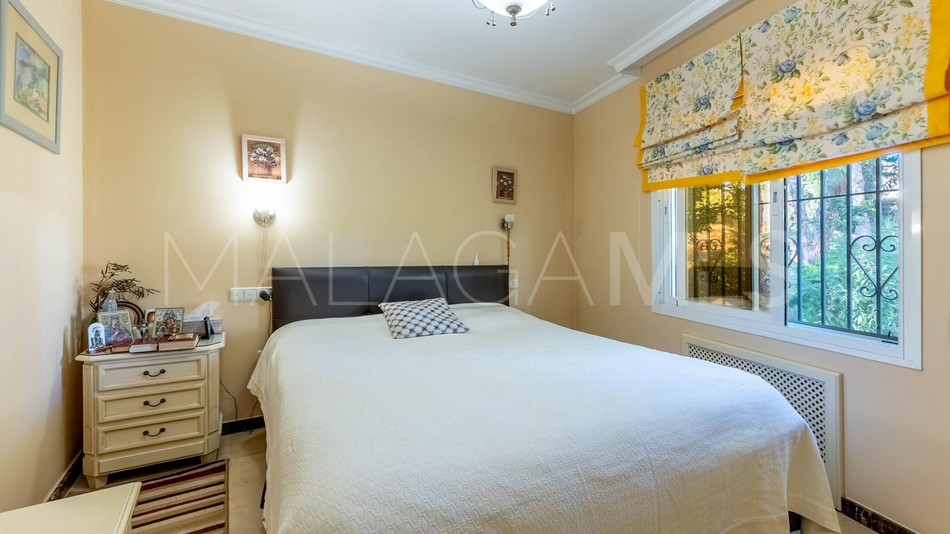 Villa for sale in Los Monteros Playa