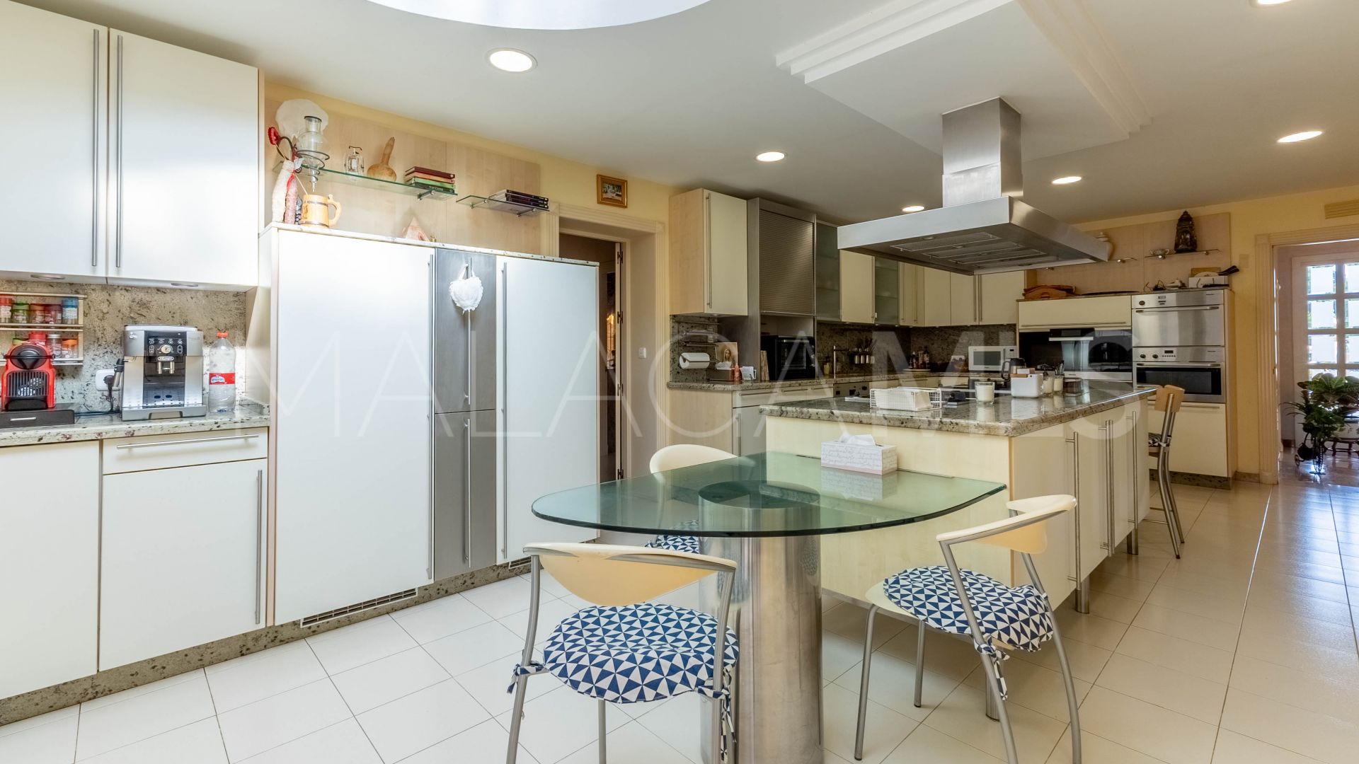 Villa for sale in Los Monteros Playa