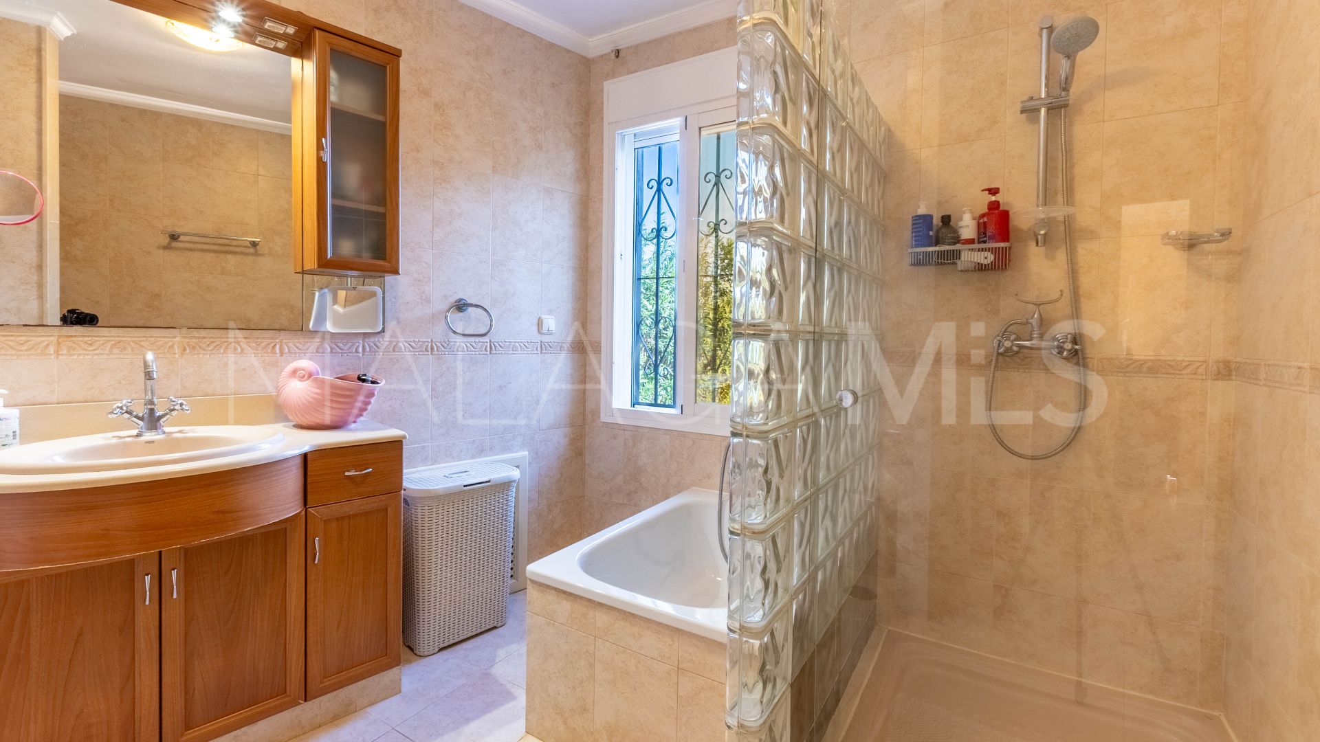 Villa for sale in Los Monteros Playa